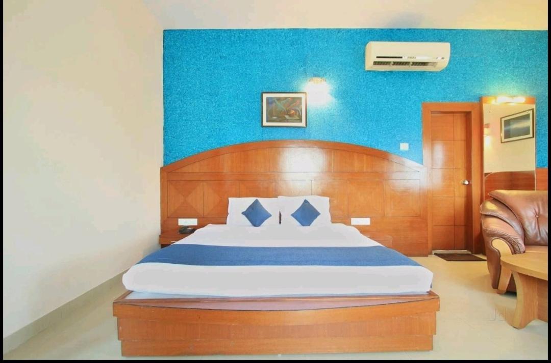 Hotel Stay By The Way Mysore Bagian luar foto