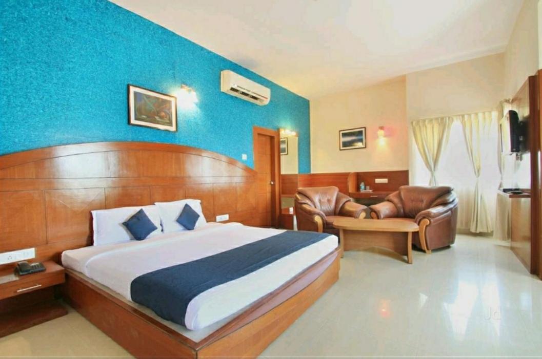 Hotel Stay By The Way Mysore Bagian luar foto