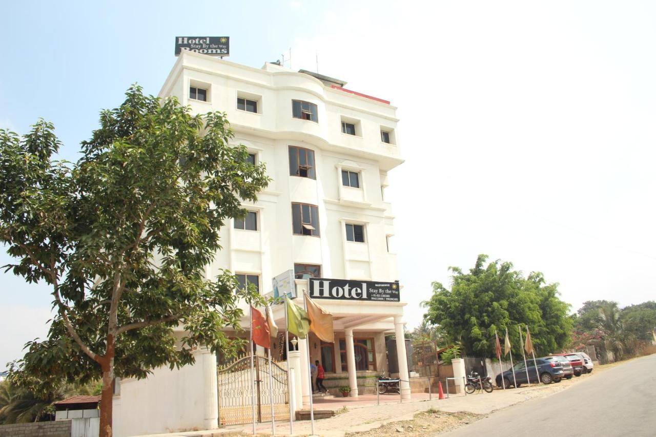 Hotel Stay By The Way Mysore Bagian luar foto